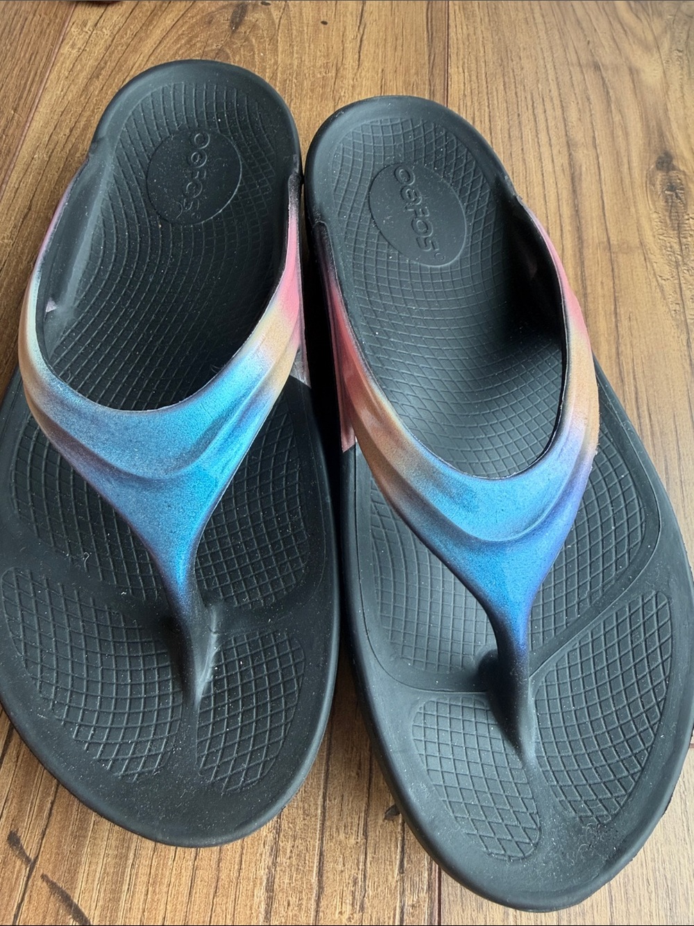 OOFOS Gradient Strap Recovery Flip Flops in Blue-Pink-Peach
